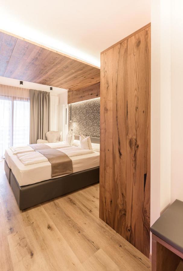 Hotel Cevedale Living Romance Hotel Cogolo Eksteriør bilde