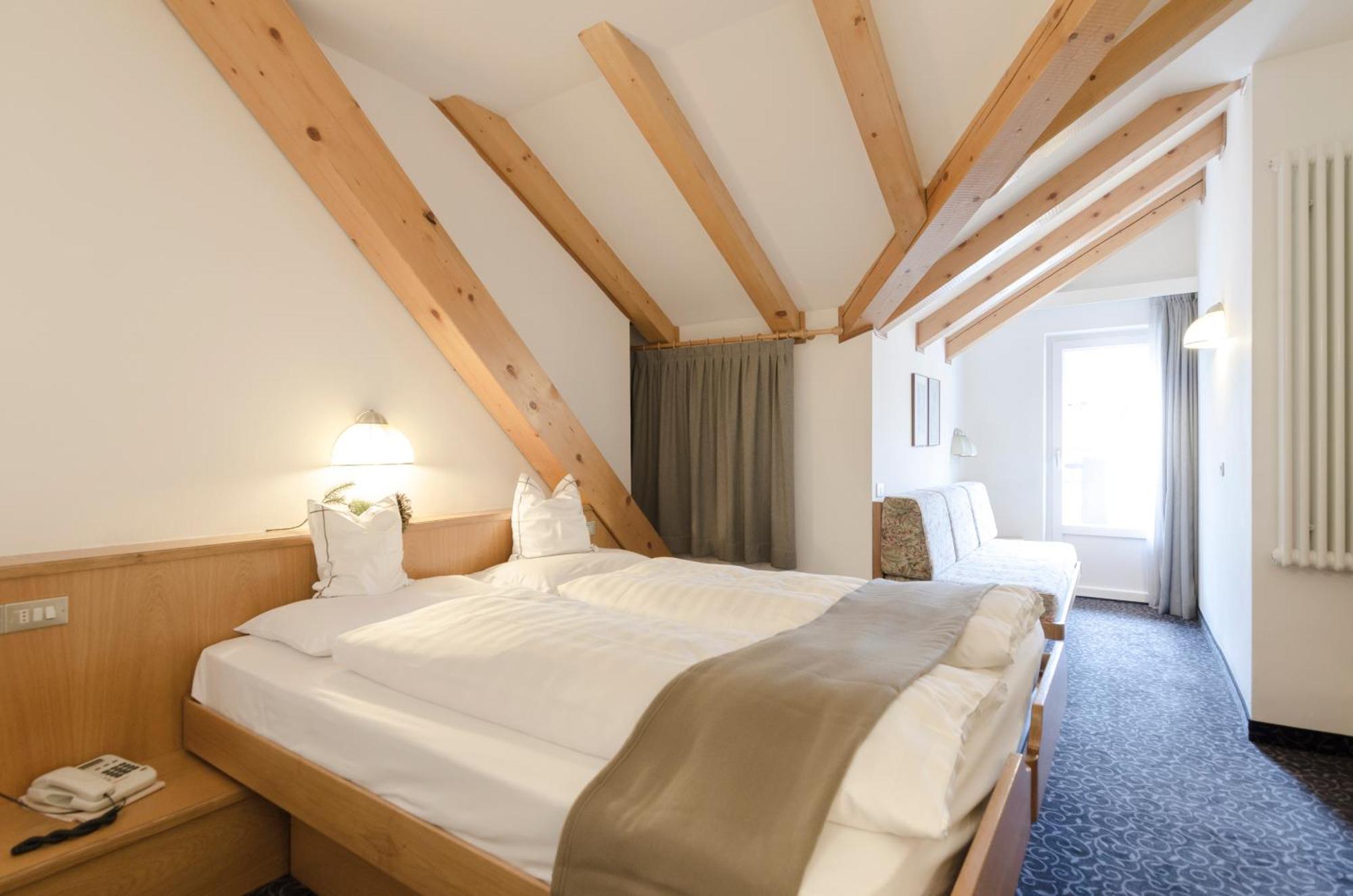 Hotel Cevedale Living Romance Hotel Cogolo Eksteriør bilde