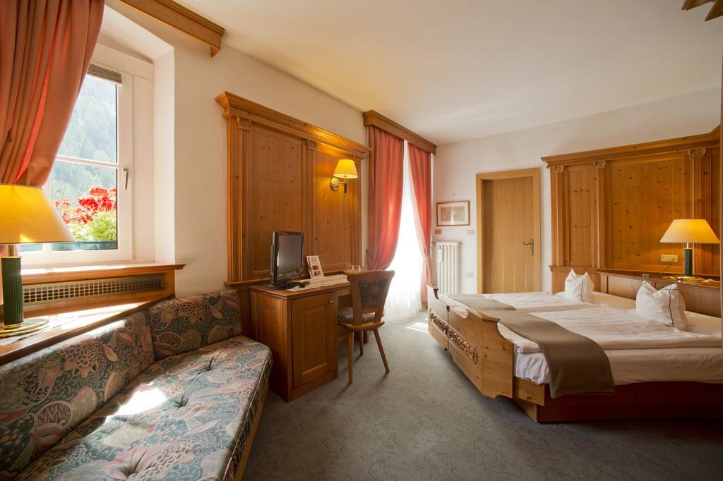 Hotel Cevedale Living Romance Hotel Cogolo Eksteriør bilde