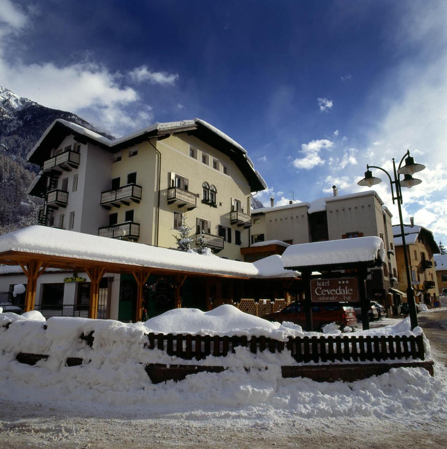 Hotel Cevedale Living Romance Hotel Cogolo Eksteriør bilde