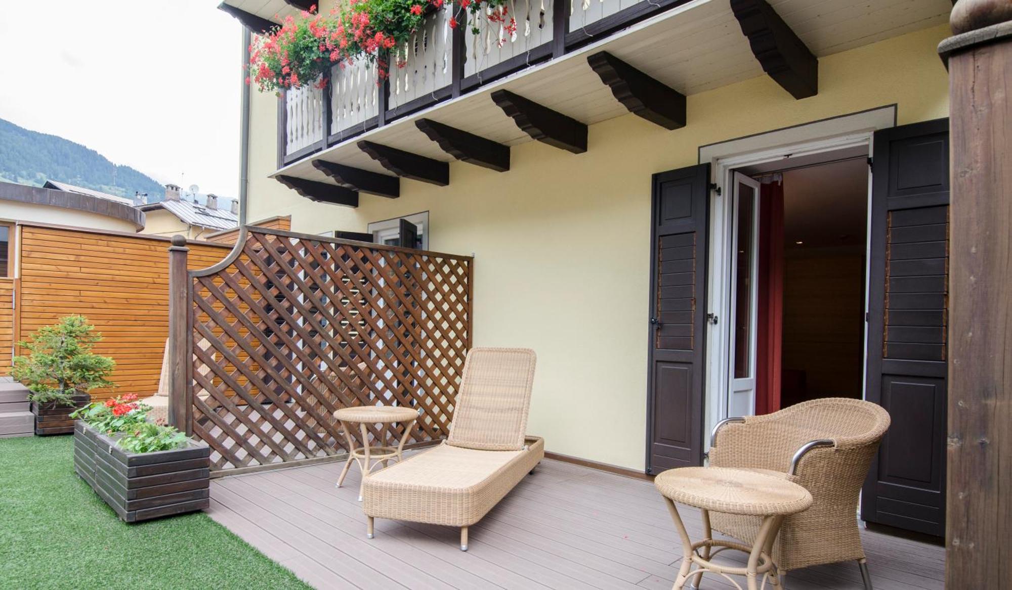 Hotel Cevedale Living Romance Hotel Cogolo Eksteriør bilde