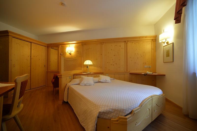 Hotel Cevedale Living Romance Hotel Cogolo Eksteriør bilde