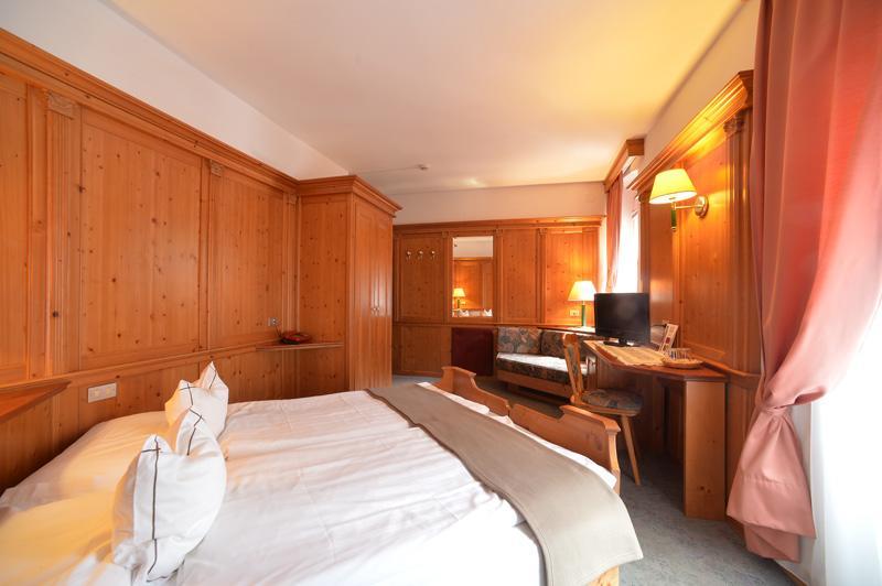 Hotel Cevedale Living Romance Hotel Cogolo Eksteriør bilde