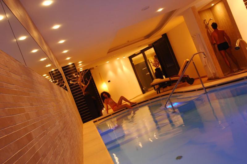 Hotel Cevedale Living Romance Hotel Cogolo Eksteriør bilde