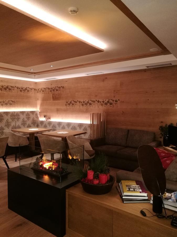 Hotel Cevedale Living Romance Hotel Cogolo Eksteriør bilde
