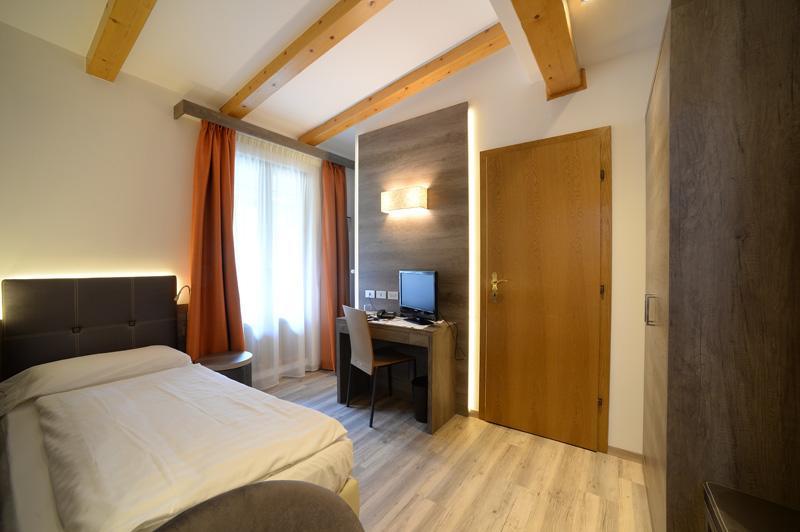 Hotel Cevedale Living Romance Hotel Cogolo Eksteriør bilde