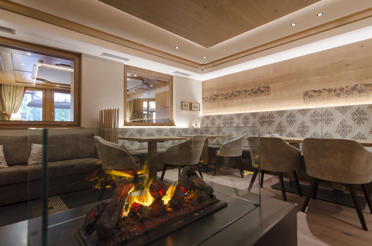 Hotel Cevedale Living Romance Hotel Cogolo Eksteriør bilde