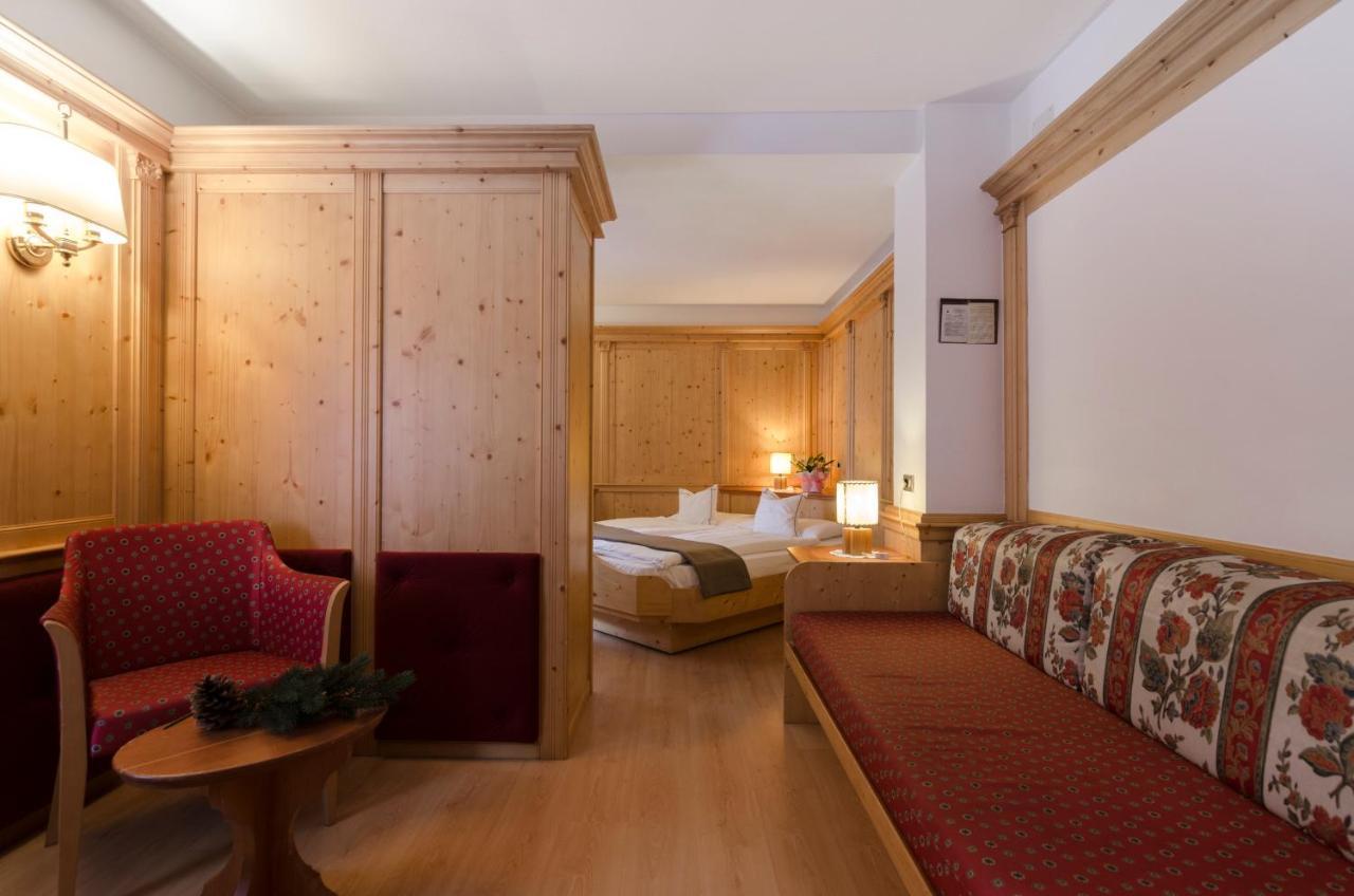 Hotel Cevedale Living Romance Hotel Cogolo Eksteriør bilde